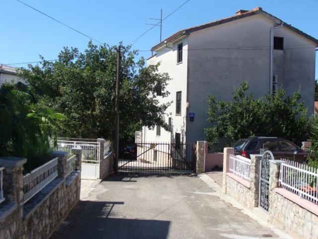 Apartmani Svetina Vodice Ngoại thất bức ảnh